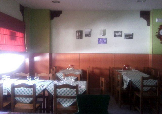 Imatge de l'interior del Restaurant Gavamar de Saragossa publicada a Facebook que cont� fotografies de Gav� Mar (2012)